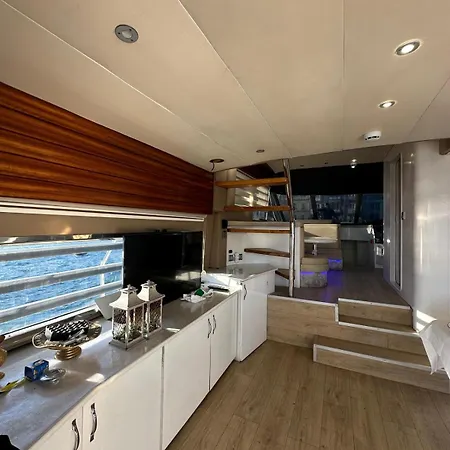 Rotavira Yat Kiralama Platformu ספינת מלון *