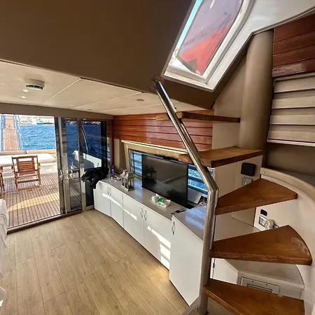 Rotavira Yat Kiralama Platformu 船上ホテル