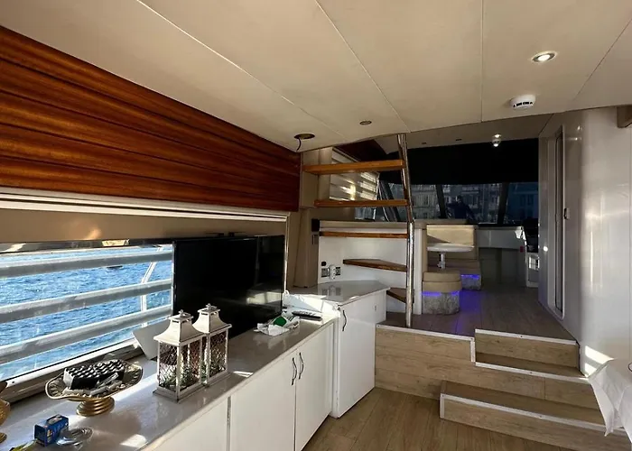 Rotavira Yat Kiralama Platformu 보트호텔 *